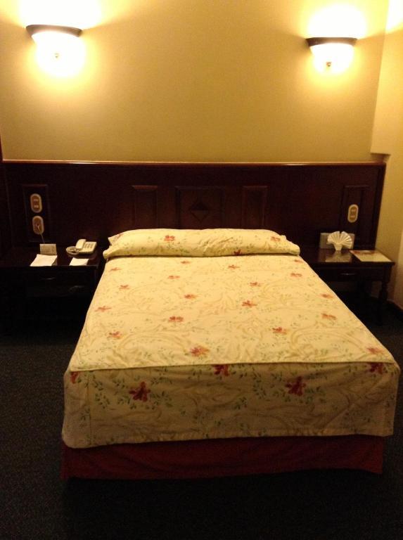 Hotel Real De Uruapan Uruapan  Rom bilde
