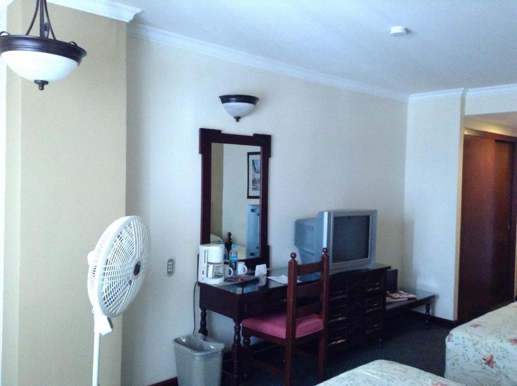 Hotel Real De Uruapan Uruapan  Rom bilde